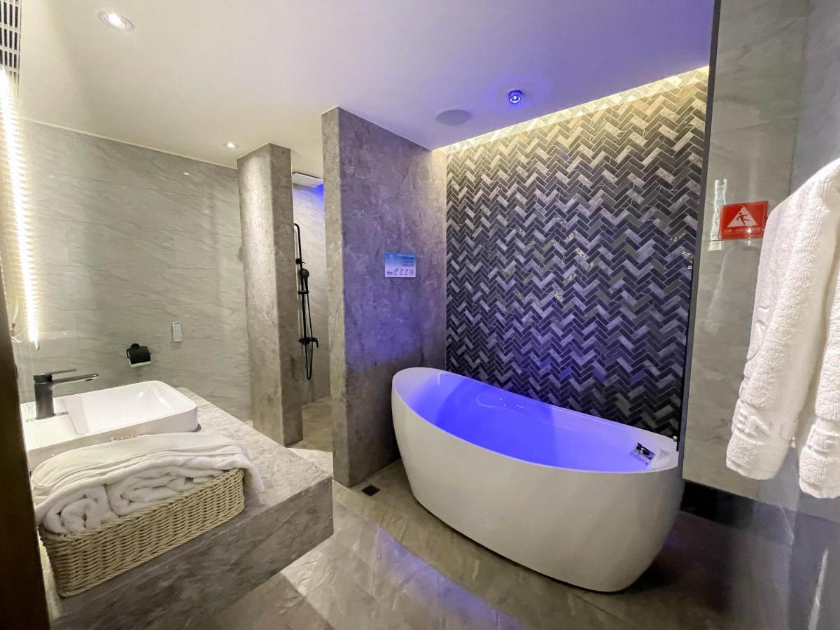 Fifth Avenue Motel 타이중 외부 사진